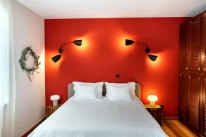 Sunny & Stylish Seafront Apartment overlooking the Ocean, Old Town and Marina - Image 3