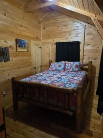 Settlers Roost at Avenwood Cabins - Image 2