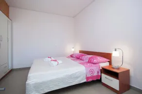 Apartment in Dalmatia With Garden View - Image 5