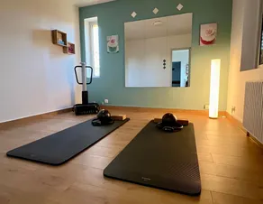 Spacious holiday home with indoor pool, jacuzzi and sauna in Cherveix-Cubas - Image 4