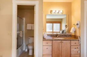 Condo with Pool & Hot Tubs, Free Shuttle - Image 4