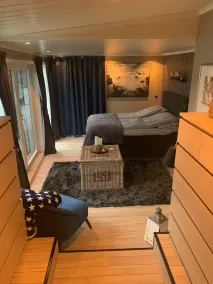 Holiday home with 4 bedrooms, 3 bathrooms and 13 beds - Image 2