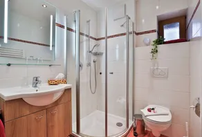 Ferienwohnung Watzmann, 1-2 Personen, 42 qm, Dusche/WC, Südbalkon, TV, separates Schlafzimmer, Nichtraucher - Image 3