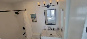 Newly Renovated 2BR - walk to lift;  walk to Stratton Village; easy parking - Image 2