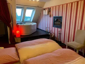 Romatic apartment in the countryside with loggia, sauna area, garden, pond, horses - Image 4