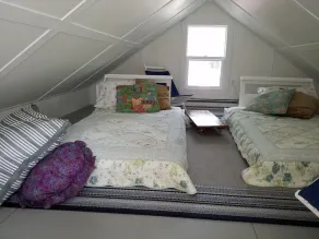 Adorable Cottage Townline Lake Paradise. Boat Kayak Fish BBQ Relax Swim. 2 BR - Image 4