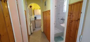 Holiday apartment with free Wi-Fi and garden pavilion - Image 5