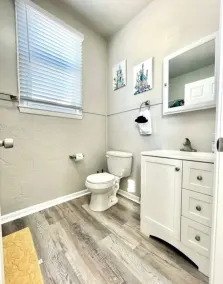 Completely remodeled efficiency unit one block from the Smithville square - Image 5