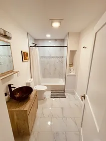 Upscale Unit 3 at Perrin Place - Image 2