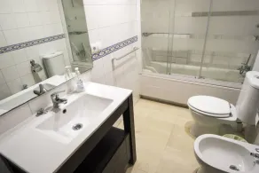 RentalSevilla Bright Apartment in Santa Cruz Neighborhood - Image 2