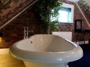 Luxury Stay w/ Hot Tub, Games Room, Cinema Room & More - Image 4