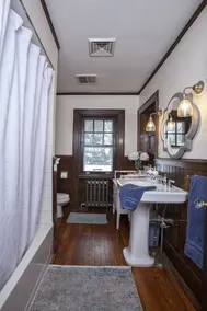 Inn-at-the-Brownstone,  only 3.3 miles to Hershey Park - Image 2