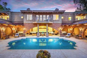 Award-Winning Ritz Carlton Golf Green Estate|Sauna|Interior Pool|Jacuzzi|Gym|Mountain Views - Image 5