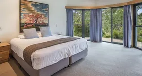 Gymea House Eco-Retreat in Noonaweena - Image 4