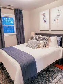Newly updated 3 bedroom cottage with Solo Stove fire pit - Image 4