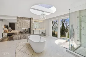 Beautiful Lakeview Property with the private beach - Image 2