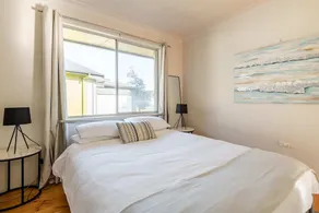 A  little beach front cottage - Image 5
