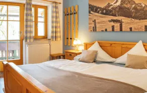 Ferienwohnung Watzmann, 2-5 Personen, 75 qm, Dusche/WC, Balkon, TV, Geschirrspüler, 2 Schlafzimmer, Nichtraucher, Südosten - Image 2