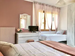 CLUA Holiday House - Image 3