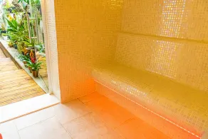 Estudio con vistas al mar con piscina cubierta climatizada y bañera de hidromasaje, zona rural - Image 2