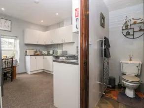 RUSLAND VIEW, pet friendly, character holiday cottage in Newby Bridge - Image 2