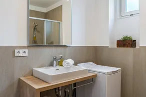 Ferienwohnung '2' mit Bergblick, WLAN und Klimaanlage - Image 3