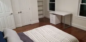 Newly Renovated Open-Concept living space, close to Boston, plenty of parking - Image 4
