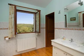 Rummelig villa med fantastisk udsigt og privat pool ~ 3 senge, 2 badeværelser, 7 sovepladser - Image 2