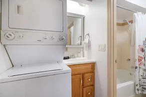 Merveilleux appartement en copropriété avec barbecue, piscine chauffée et jacuzzi | Vue montagne | À côté du ski - Image 4