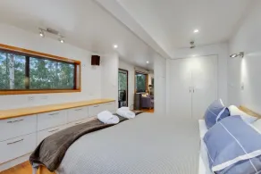 Hastings Bay Retreat - Image 4