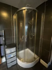Medway Getaway - 3 Bed Home with Luxury Bathroom - Image 4