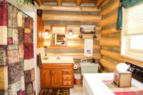 All season getaway. Relax at The \"Wilberness\" Log Cabin close to Rocky Fork Lake - Image 2