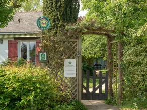 \"Comfortable Accessible Room with Private Bath, WiFi, TV, Baby Gear & Bicycles Near Blain\" - Image 4