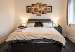 2 Bed Sleeps 4 Pet Friendly Free Parking - Image 4