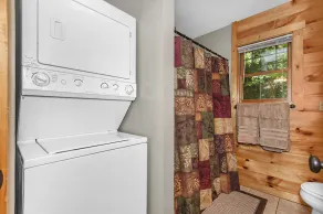 Isolé, proche du centre ville, bain à remous, cheminée, WiFi, cour clôturée, Animaux acceptés - Image 3
