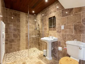 BAYVIEW TERRACE, family friendly, character holiday cottage in Lynton - Image 2