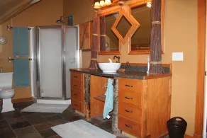Cozy, Family Friendly Log Cabin Close To Everything! - Image 5