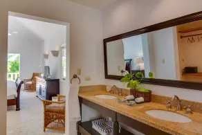 Modern Villa with wide golf views and near the beach - Image 3