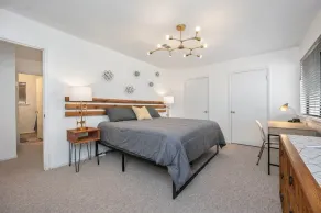 Wellspring Townhome - King Bed Suite minutes from Texas A&M  - Image 3
