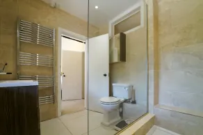Family House.  Unique/Peaceful/ Fun ! Luxurious retreat -in  fabulous grounds - Image 2