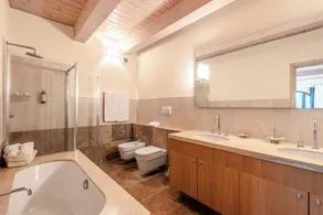 Grand appartement adapté aux familles avec piscine, terrasse et barbecue | Avec animaux admis - Image 2