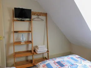 Gull View -  a second floor apartment that sleeps 4 guests  in 2 bedrooms - Image 4
