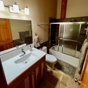 Cabane en rondins de 3 chambres à coucher nichée dans une belle prairie sur Spring Creek: appelez pour connaître les tarifs - Image 5