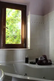 VILLA SARNO ... IM HOMELEY LAND - Image 3