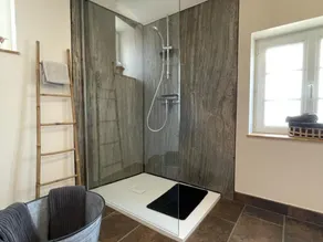 Warm contemporary lodging for 4, with shared pool - Image 5
