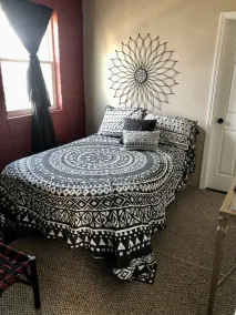 Awesome Downtown Gypsy loft next to  popular Venue SW of Lansing. - Image 4