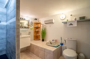 Apartment 'Le Grand Lapin Blanc' with Sea View, Private Terrace and Wi-Fi - Image 3