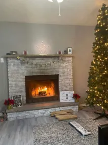 Cozy 3 bedroom house with indoor fireplace and fun outdoor area - Image 2