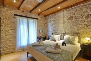 Villa Fioretta - Four Bedroom Villa, Sleeps 8 - Image 4
