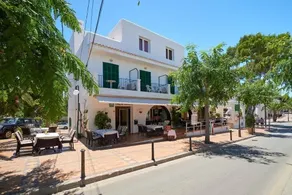 HOSTAL TALAMANCA HAB. TRIPLE - Friendly hostel recently refurbished just a stone's throw f - Image 2